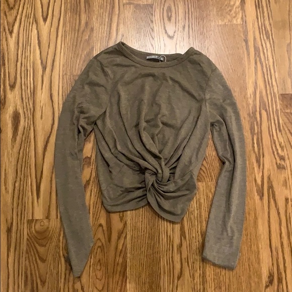 Zara crop top long sleeve with knot - Picture 1 of 3